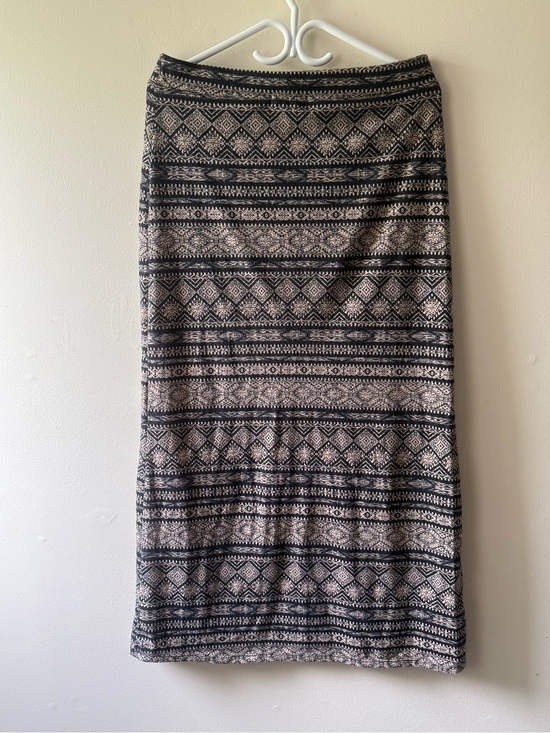 U2B Urban Basics Dresses & Skirts - Patterned Maxi Skirt in Black and Cream